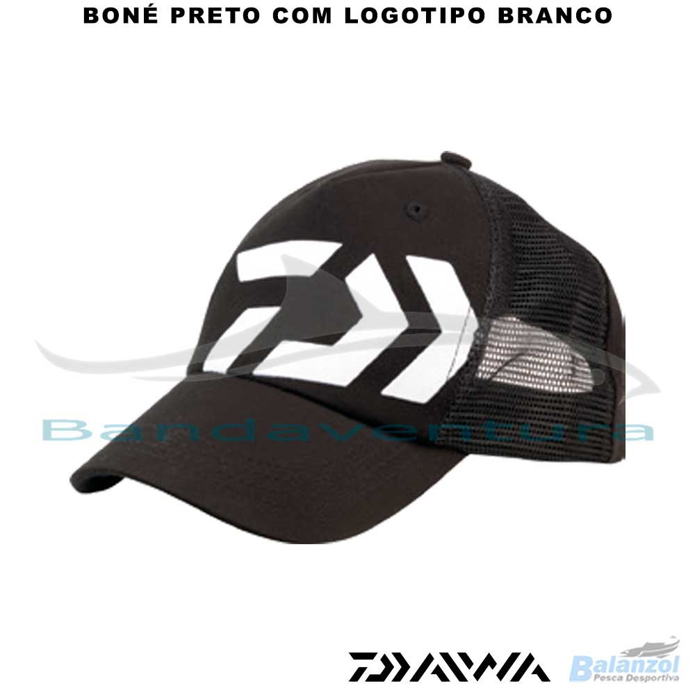 DAIWA BONÉ PRETO COM LOGOTIPO BRANCO